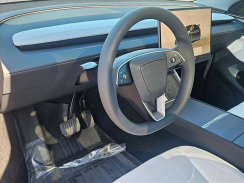 Used 2026 Tesla Model Y Long Range AWD/4WD image 11