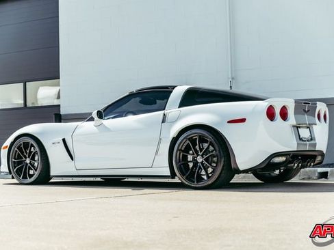 Used 2013 Chevrolet Corvette Z06 w/ 3LZ Preferred Equipment Group RWD image 62