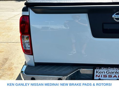Used 2018 Nissan Frontier SV w/ Value Truck Package AWD/4WD image 13