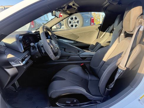 Used 2024 Chevrolet Corvette Stingray image 5