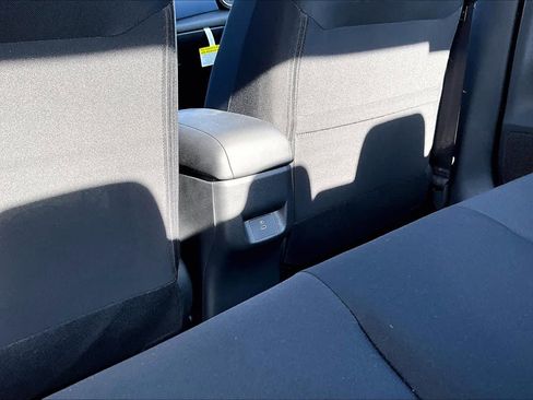 New 2025 Nissan Versa SV image 20