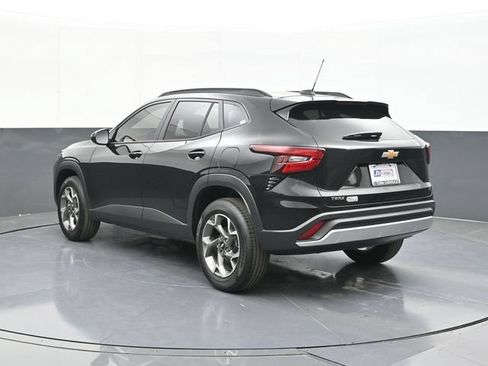 New 2026 Chevrolet Trax LT w/ Driver Confidence Package FWD image 7