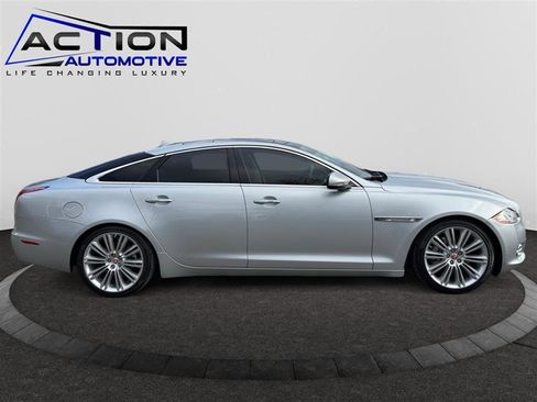Used 2015 Jaguar XJ image 9