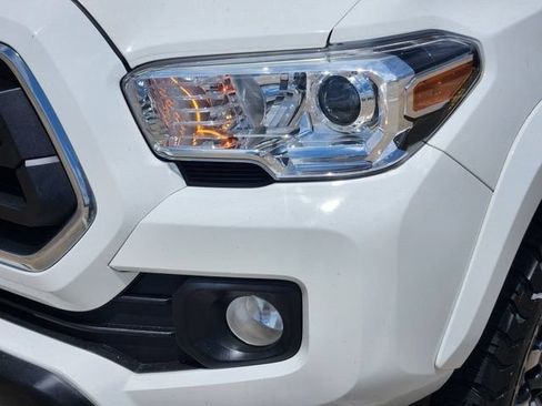 Used 2022 Toyota Tacoma SR5 RWD image 9