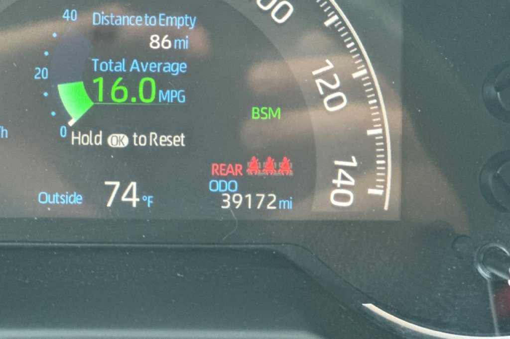 Used 2025 Toyota RAV4 XLE AWD/4WD image 31