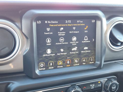 Used 2018 Jeep Wrangler Unlimited Sahara image 17