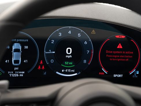 Used 2025 Porsche Panamera 4 image 27