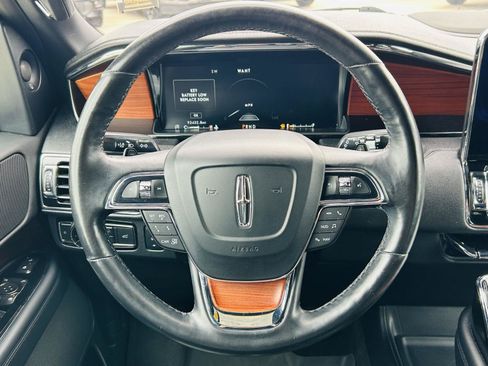 Used 2019 Lincoln Navigator Reserve AWD/4WD image 22