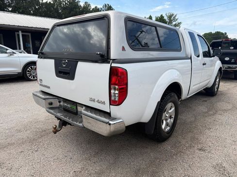 Used 2010 Nissan Frontier SE w/ SE Value Truck Pkg AWD/4WD image 6