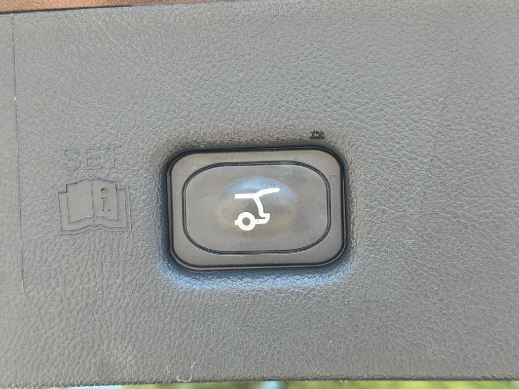 Used 2022 Lincoln Nautilus FWD image 19