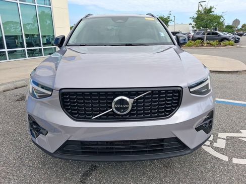 Used 2026 Volvo XC40 B5 Plus AWD/4WD image 2