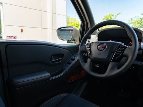 New 2026 Nissan Frontier PRO-4X w/ Pro-4x Convenience Package AWD/4WD image 12