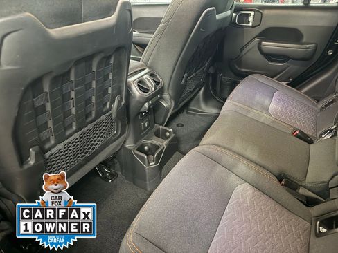 Used 2023 Jeep Gladiator Mojave AWD/4WD image 22