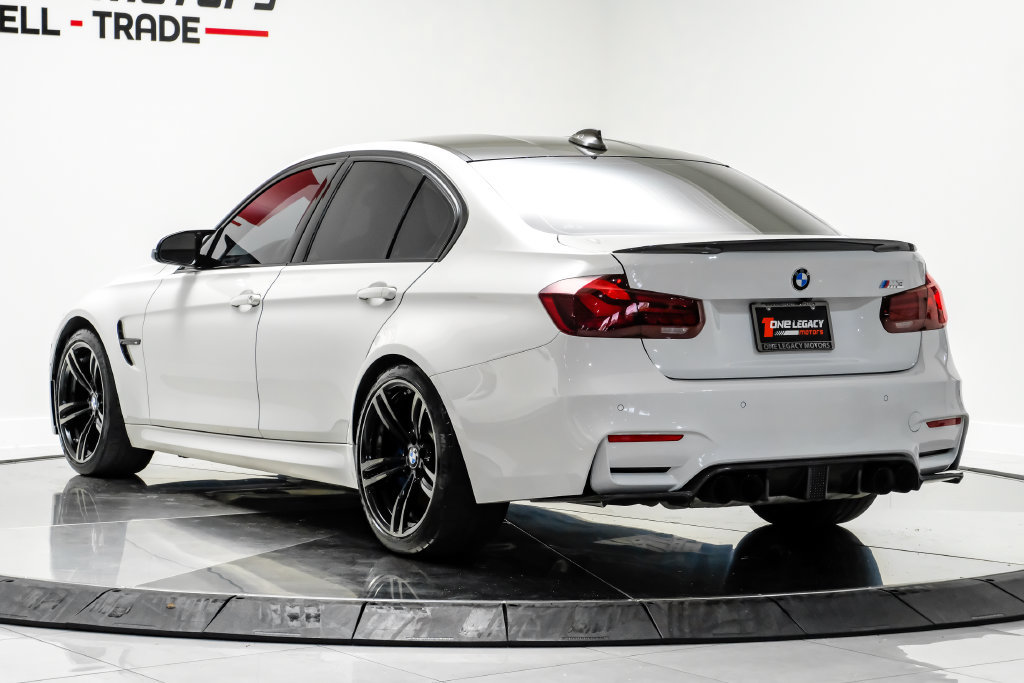 Used 2018 BMW M3 RWD image 11