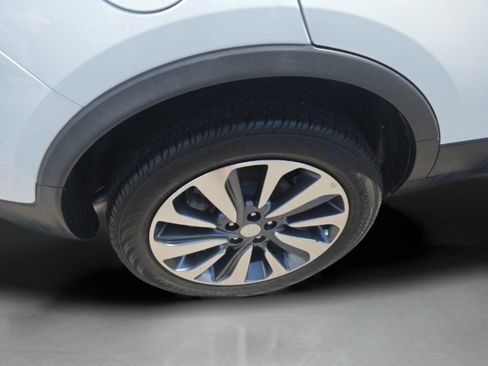 Used 2022 Buick Encore Preferred FWD image 34