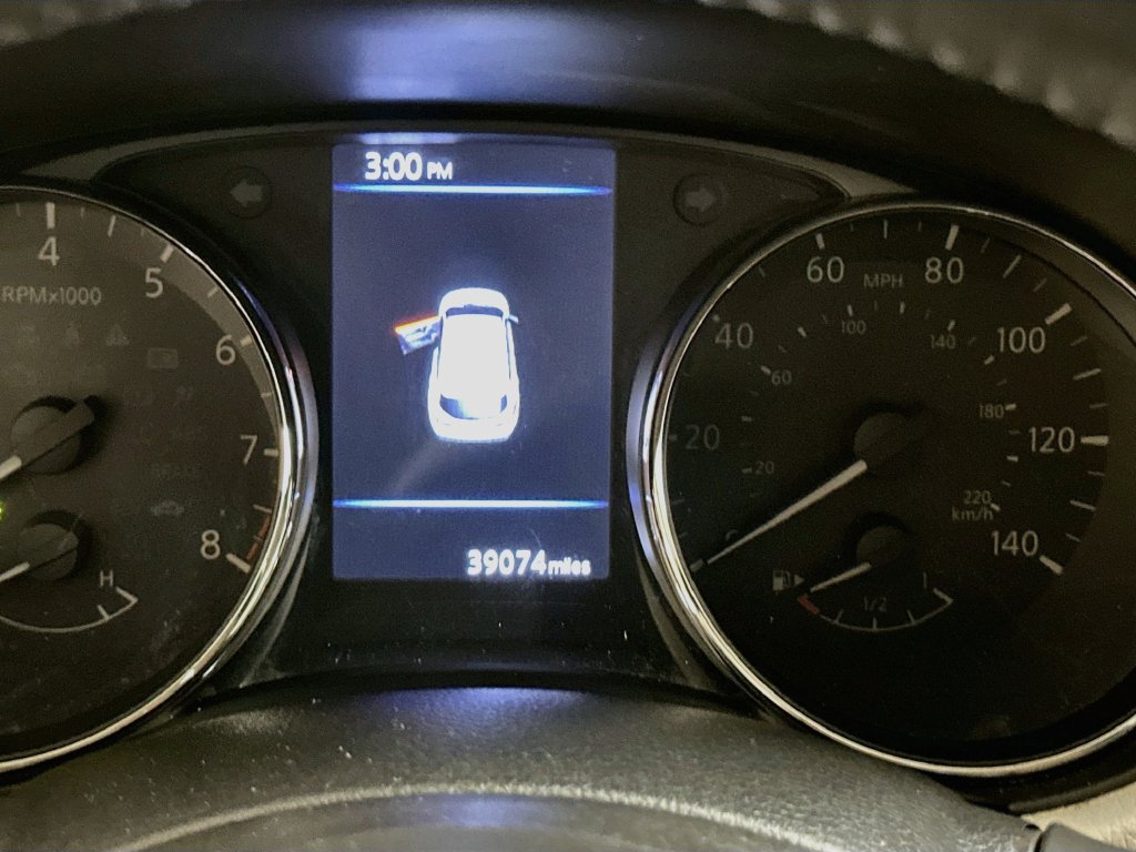Used 2019 Nissan Rogue Sport SL FWD image 12