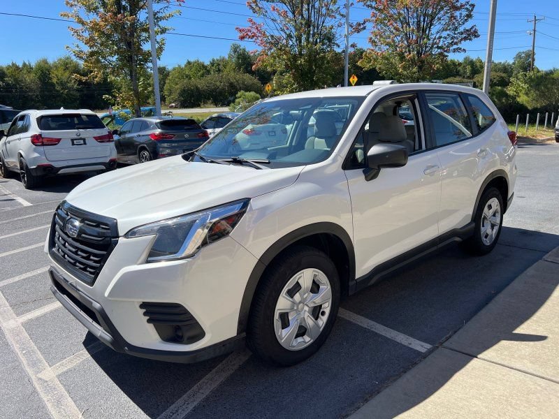 Used 2023 Subaru Forester AWD/4WD image 3