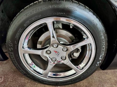 Used 2004 Chevrolet Corvette Convertible w/ Preferred Equipment Group image 30