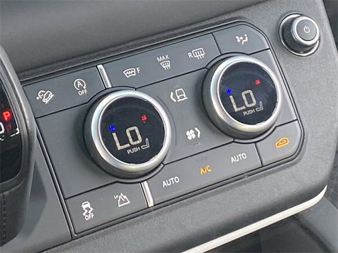 Used 2024 Land Rover Defender 110 S image 17