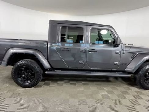 Used 2022 Jeep Gladiator Sport AWD/4WD image 3