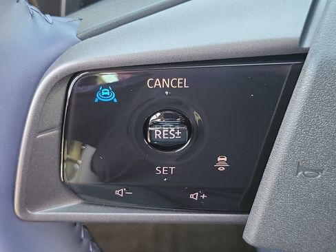 New 2026 Nissan Leaf Platinum+ w/ Cargo Package (Platinum+) FWD image 5