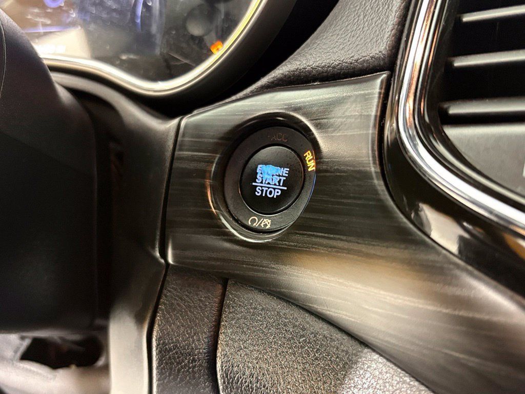 Used 2021 Jeep Grand Cherokee Laredo X RWD image 23