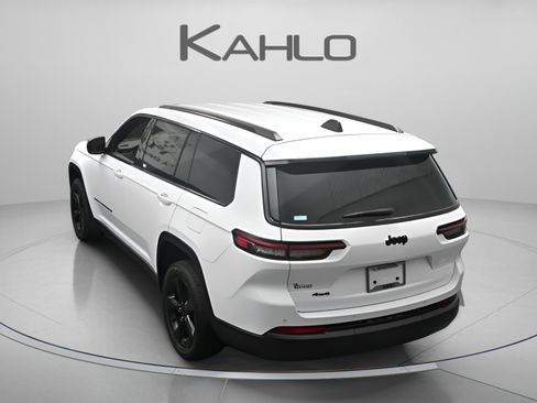 Used 2023 Jeep Grand Cherokee L Laredo AWD/4WD image 9