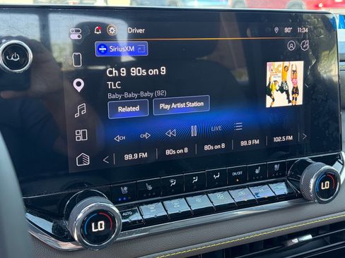 Used 2024 Chevrolet Colorado ZR2 w/ ZR2 Convenience Package III image 25