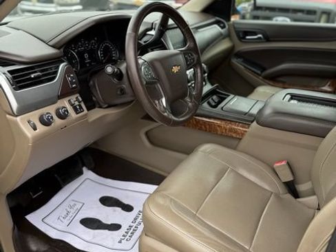 Used 2017 Chevrolet Suburban Premier AWD/4WD image 8