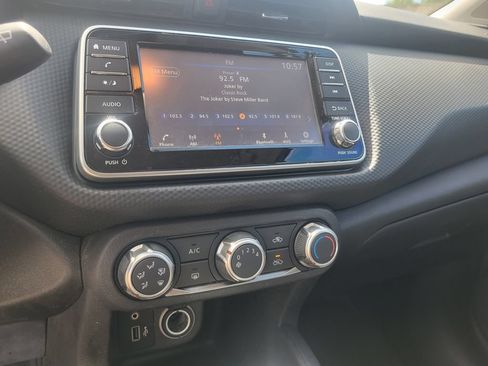 Used 2022 Nissan Kicks S FWD image 27