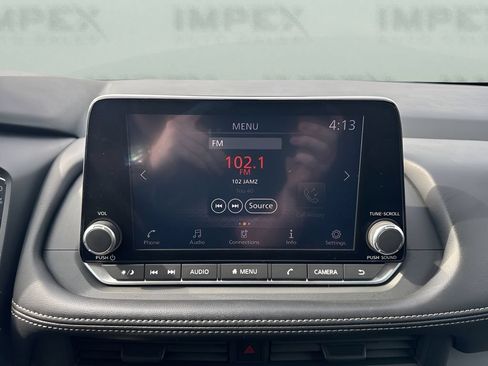 Used 2024 Nissan Rogue S FWD image 17