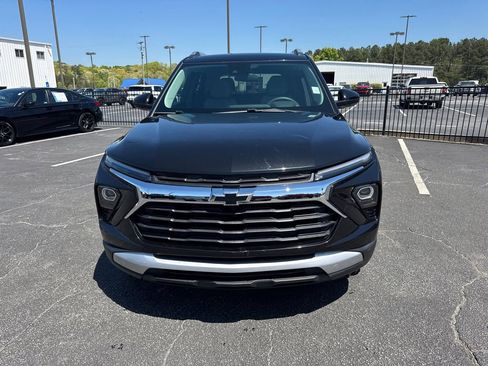 Used 2025 Chevrolet TrailBlazer LT image 3