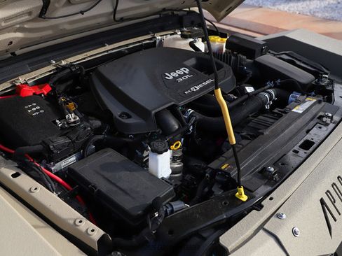 Used 2023 Jeep Gladiator Sport image 21