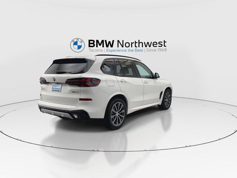 New 2026 BMW X5 xDrive40i w/ M Sport Package AWD/4WD image 3
