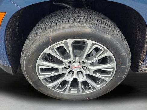 New 2026 GMC Yukon Denali w/ Sun & Power Step Package AWD/4WD image 9