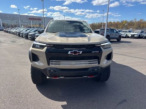 Used 2023 Chevrolet Colorado ZR2 w/ ZR2 Convenience Package III image 2