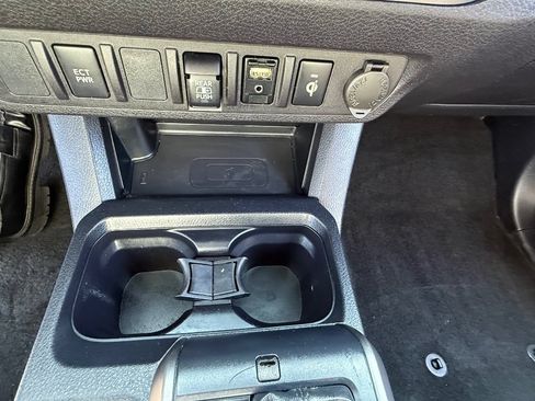 Used 2019 Toyota Tacoma TRD Sport AWD/4WD image 30