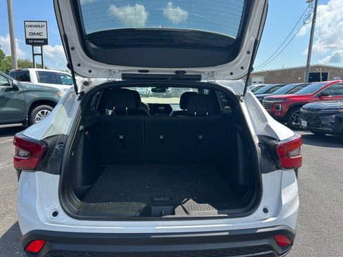 Certified 2024 Chevrolet Trax RS FWD image 18