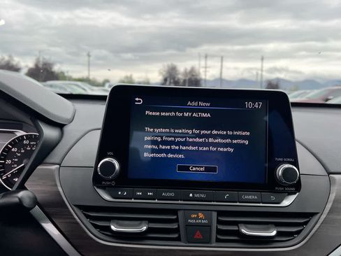 Used 2024 Nissan Altima 2.5 SV FWD image 18