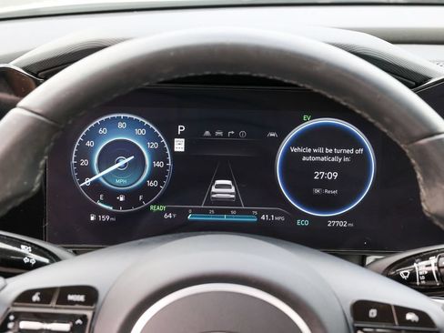 Used 2024 Hyundai Elantra Limited FWD image 11