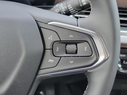 New 2026 Chevrolet Trax LT w/ LT Convenience Package FWD image 15