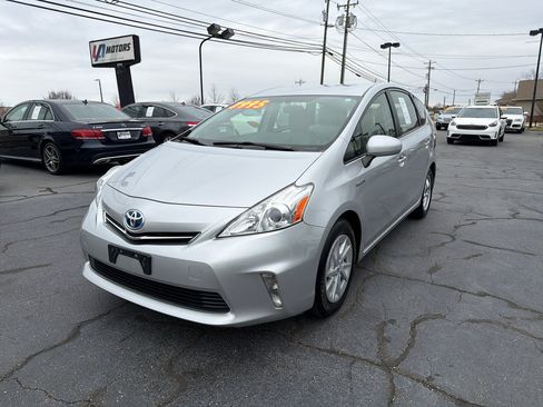 Used 2012 Toyota Prius V Three image 2