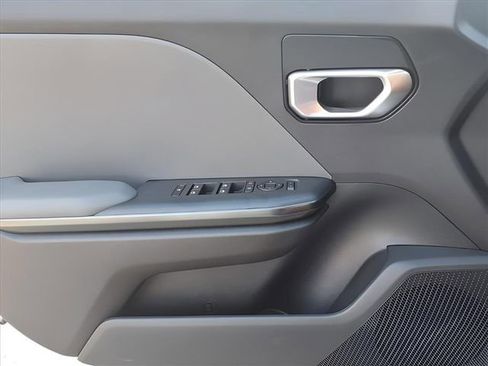 New 2025 Kia K4 LXS image 16