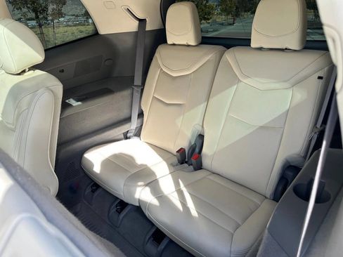 Used 2020 Cadillac XT6 Premium Luxury image 12