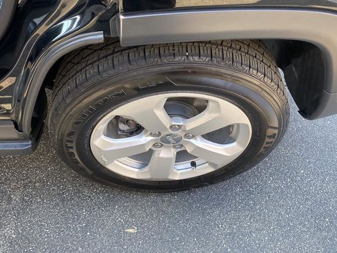 Used 2021 Jeep Compass Latitude w/ Sun and Sound Group image 11