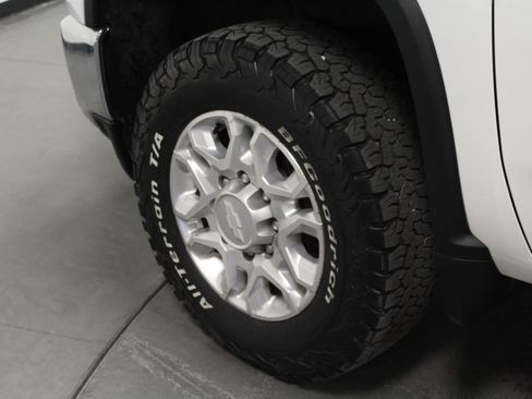 Used 2021 Chevrolet Silverado 3500 LT image 10