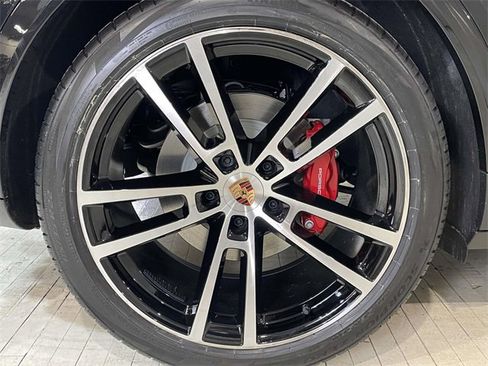 New 2026 Porsche Cayenne S image 14