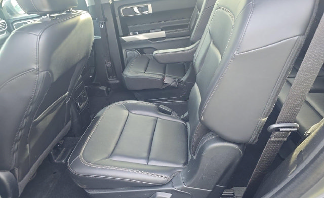 Used 2024 Ford Explorer XLT w/ Equipment Group 202A AWD/4WD image 13