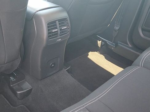 Used 2025 Ford Escape Active AWD/4WD image 17