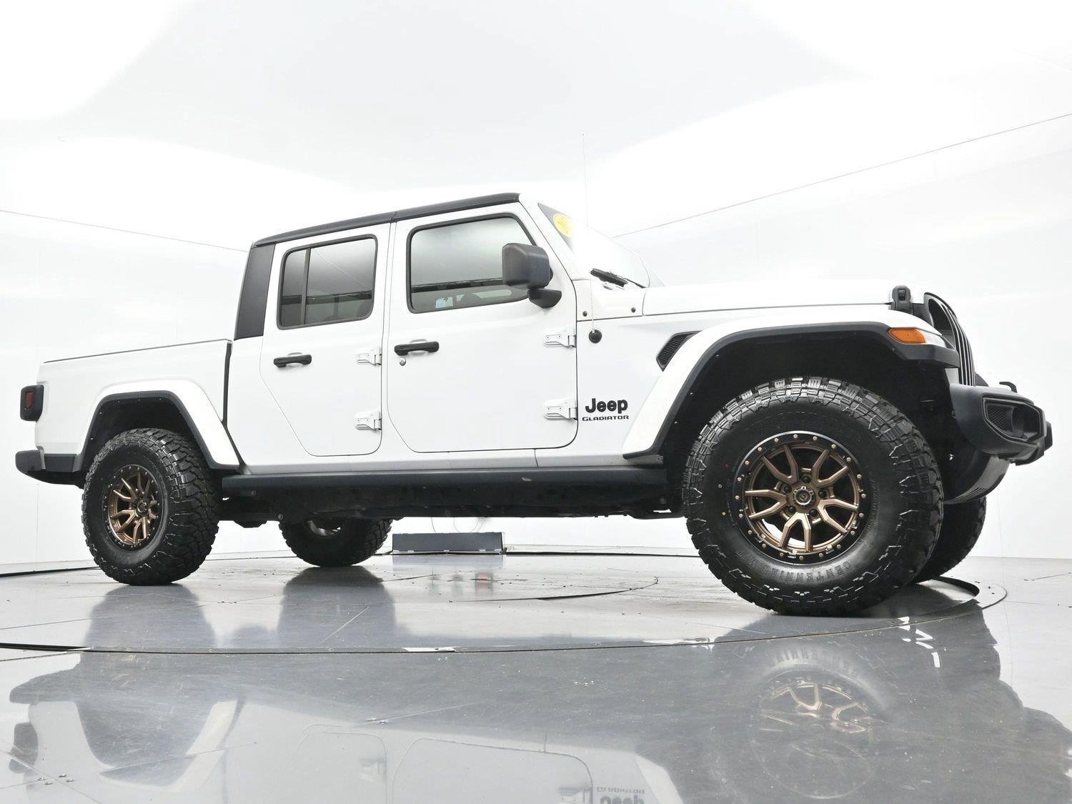 Used 2022 Jeep Gladiator Sport AWD/4WD image 42